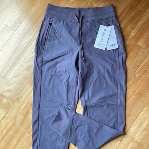 Headlands Hybrid Trek Mid Rise Jogger. Size 2. Color Dusk Violet